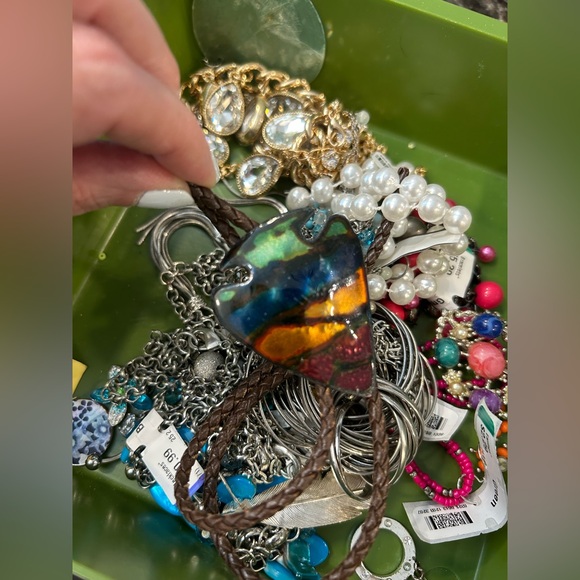 3lbs 8.6oz vintage to now repair / wear / create jewelry bag - Picture 6 of 6